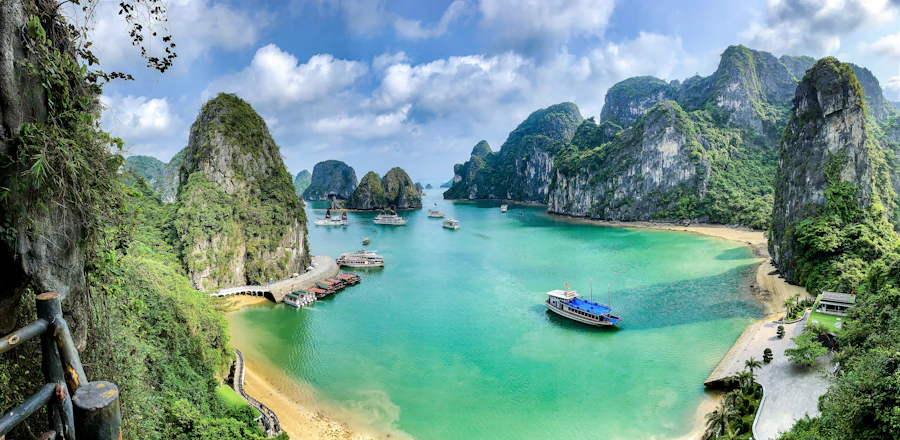 Vietnam — Ancient towns & landscapes