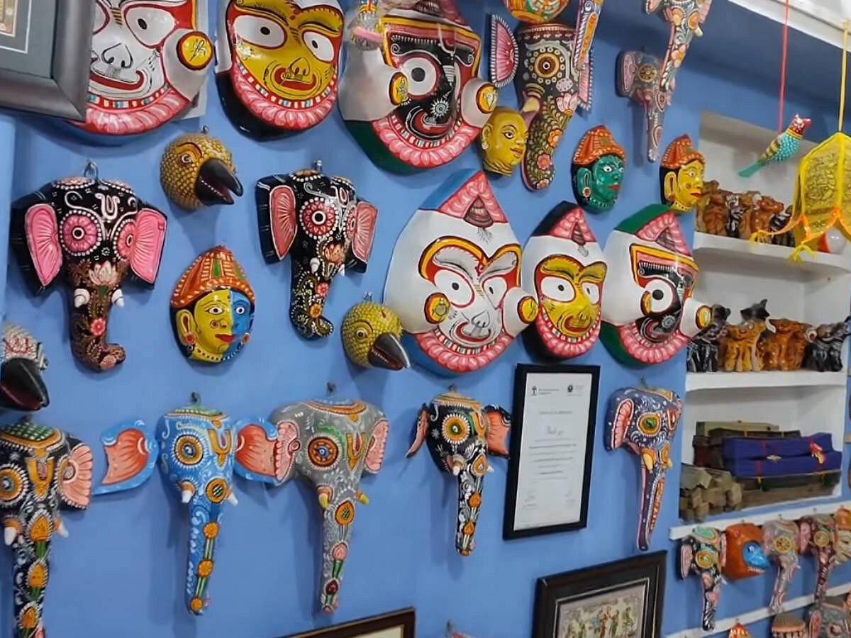 Hand-painted masks and crafts at Raghurajpur heritage crafts village